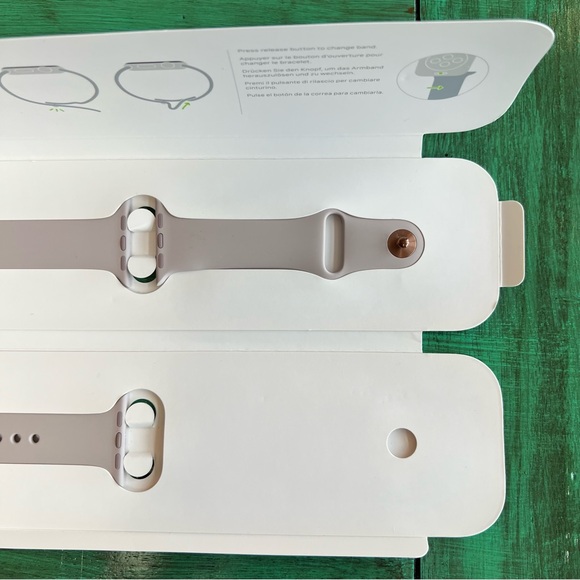 Apple Watch Band Taupe 40mm New in Box - Picture 2 of 3